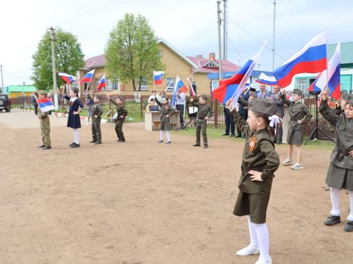 Бүген Такталачык халкы Бөек Җиңү алып килгән 400 батырын искә алды