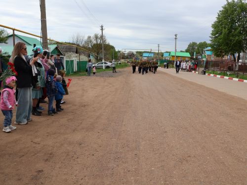 Бүген Такталачык халкы Бөек Җиңү алып килгән 400 батырын искә алды