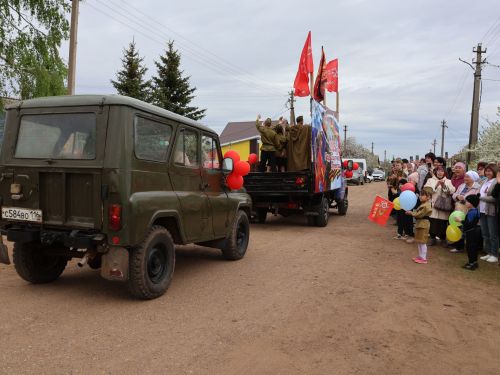 Бүген Такталачык халкы Бөек Җиңү алып килгән 400 батырын искә алды