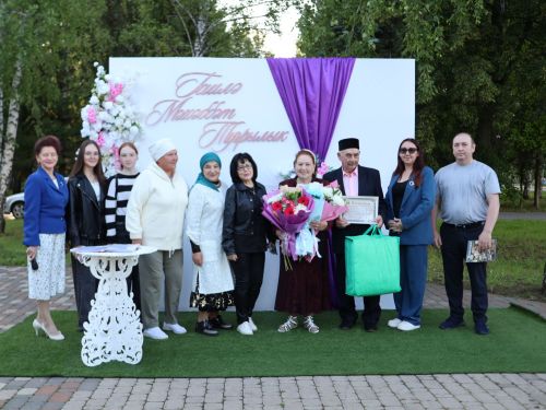 «Пар балдак»та мәңгелек мәхәббәт: Актаныш Бриллиант, Зөбәрҗәт һәм Алтын туй юбилярларын котлады