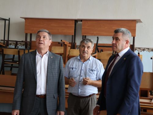 Актанышка Татарстан Республикасы Мәгариф һәм фән министры Илсур Һадиуллин килде