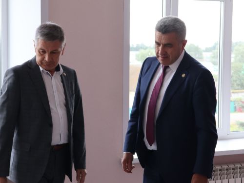 Актанышка Татарстан Республикасы Мәгариф һәм фән министры Илсур Һадиуллин килде