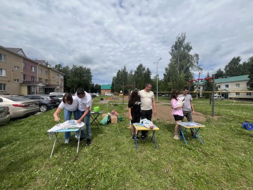 Татарстанда җәй: Актанышның яшь гаиләләре «Гаиләм-җылы учагым» ишегалды бәйрәмендә ял итте