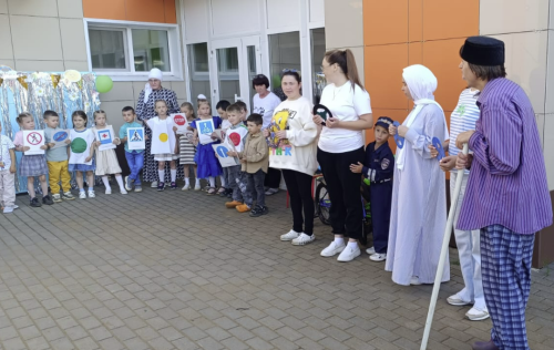 «Алтынчәч»тә юл кагыйдәләрен өйрәтүдә иң актив гаиләләрне хөрмәтләделәр