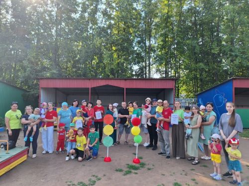 «Ромашка» бакчасында әти-әниләр белән оештырылган чара Бөтендөнья светофор көненә багышланды