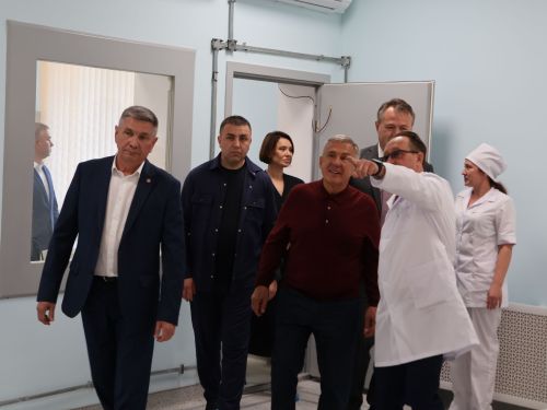 Рөстәм Миңнеханов Актаныш хастаханәсенең кабул итү-диагностика бүлеген ачты