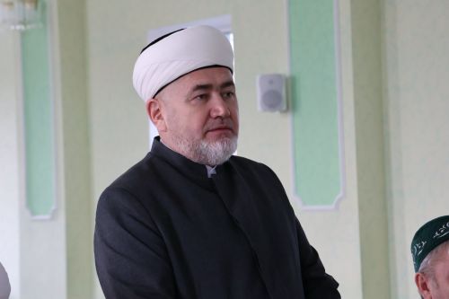 Равил хәзрәт Зөфәров: «Иң мөһим бурычыбыз — кешеләргә дөрес дини белем бирү»