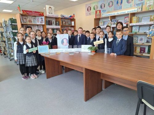 Актанышның беренче санлы мәктәп китапханәсендә Татарстанның Халык шагыйре Фәнис Яруллинны искә алдылар