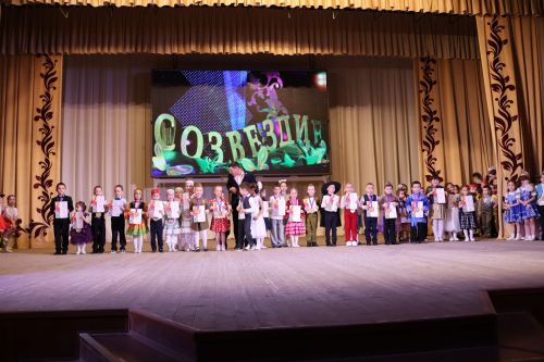 «Йолдызлык – 2026»: Балалар бакчалары гала-концертыннан безнең репортаж