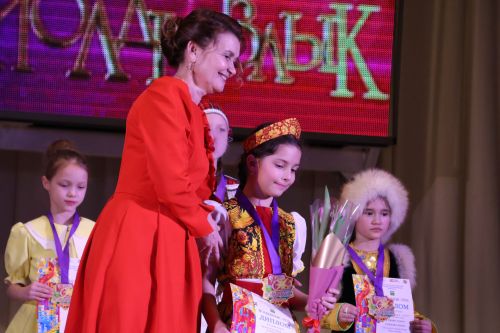 «Йолдызлык-2026»: Актаныш районы мәктәп укучыларының гала-концертыннан безнең репортаж
