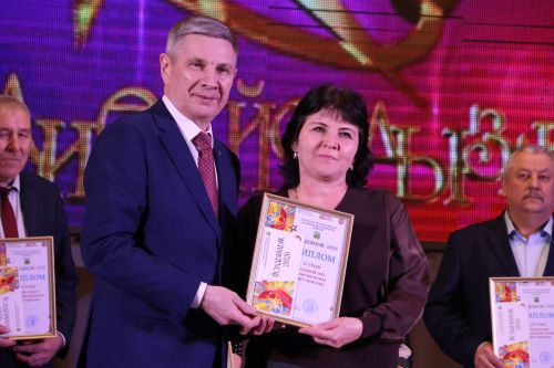 «Йолдызлык-2026»: Актаныш районы мәктәп укучыларының гала-концертыннан безнең репортаж