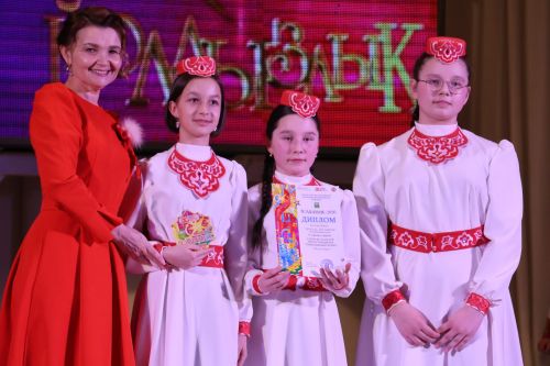 «Йолдызлык-2026»: Актаныш районы мәктәп укучыларының гала-концертыннан безнең репортаж