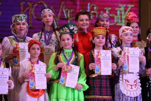 «Йолдызлык-2026»: Актаныш районы мәктәп укучыларының гала-концертыннан безнең репортаж