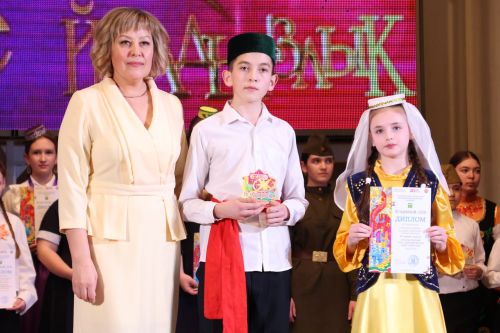 «Йолдызлык-2026»: Актаныш районы мәктәп укучыларының гала-концертыннан безнең репортаж