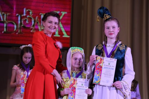 «Йолдызлык-2026»: Актаныш районы мәктәп укучыларының гала-концертыннан безнең репортаж