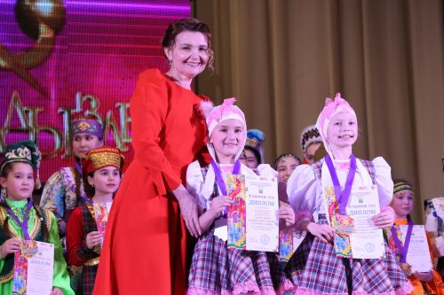 «Йолдызлык-2026»: Актаныш районы мәктәп укучыларының гала-концертыннан безнең репортаж