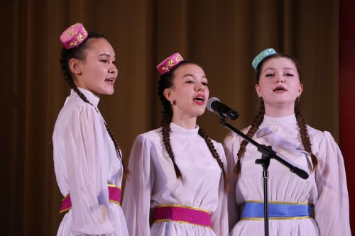 «Йолдызлык-2026»: Актаныш районы мәктәп укучыларының гала-концертыннан безнең репортаж