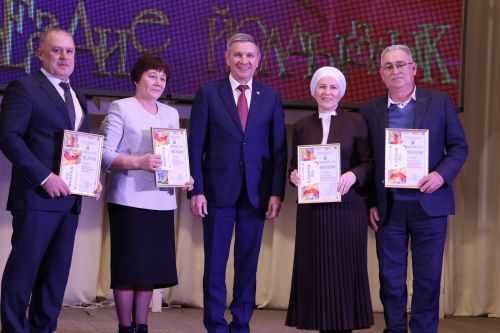 «Йолдызлык-2026»: Актаныш районы мәктәп укучыларының гала-концертыннан безнең репортаж