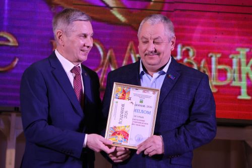 «Йолдызлык-2026»: Актаныш районы мәктәп укучыларының гала-концертыннан безнең репортаж