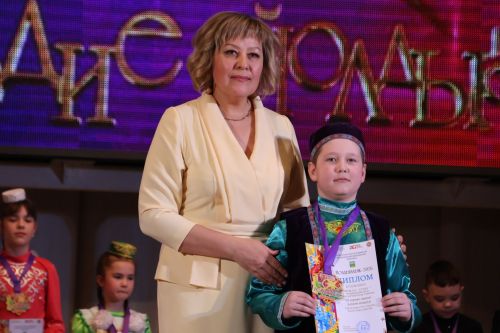 «Йолдызлык-2026»: Актаныш районы мәктәп укучыларының гала-концертыннан безнең репортаж