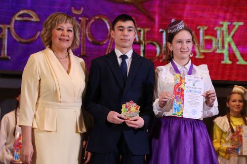 «Йолдызлык-2026»: Актаныш районы мәктәп укучыларының гала-концертыннан безнең репортаж