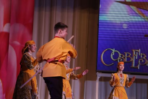 «Йолдызлык-2026»: Актаныш районы мәктәп укучыларының гала-концертыннан безнең репортаж