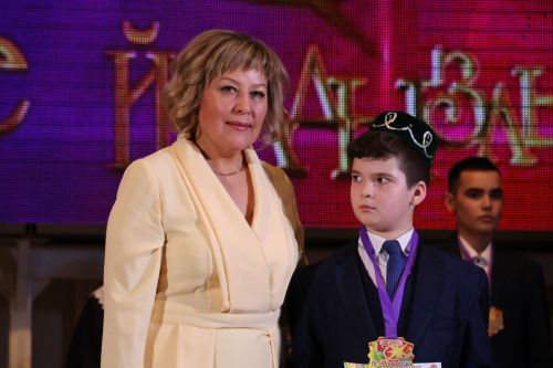 «Йолдызлык-2026»: Актаныш районы мәктәп укучыларының гала-концертыннан безнең репортаж
