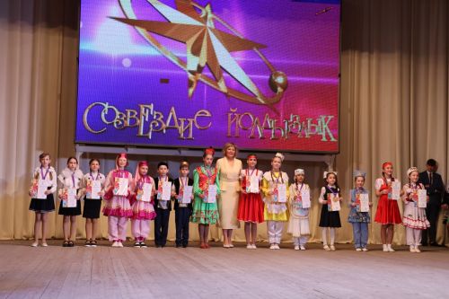«Йолдызлык-2026»: Актаныш районы мәктәп укучыларының гала-концертыннан безнең репортаж