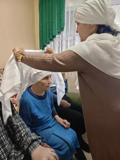 Эшмәкәр Ализа Хурамшина яшьләрне өлкән буынга ярдәм итүгә өнди