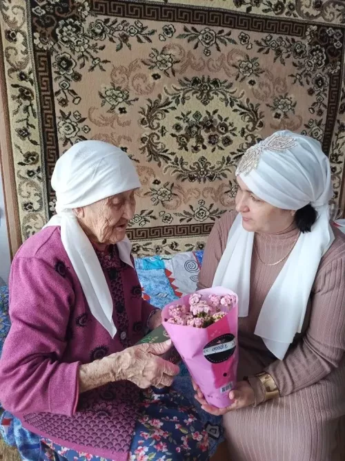 Эшмәкәр Ализа Хурамшина яшьләрне өлкән буынга ярдәм итүгә өнди
