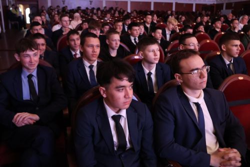 Милләтемнең кояшы син, и моңлы, нурлы Тукай!