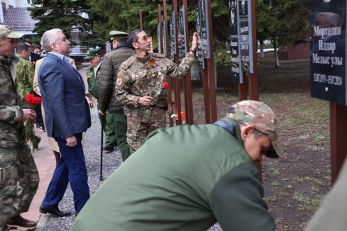 Актаныш технология техникумында узган «Җиңү диктанты» акциясе студентларны, укытучыларны һәм кунакларны бер мәйданга җыйды