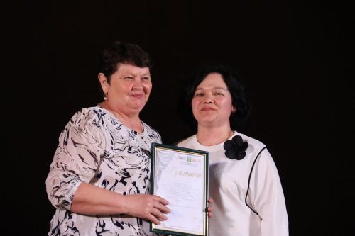 Актаныштагы Театр айлыгында җиңүчеләрне режиссер Александр Долматов тәбрик итте