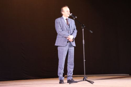 Актаныштагы Театр айлыгында җиңүчеләрне режиссер Александр Долматов тәбрик итте