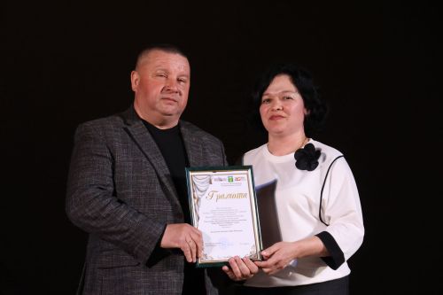 Актаныштагы Театр айлыгында җиңүчеләрне режиссер Александр Долматов тәбрик итте