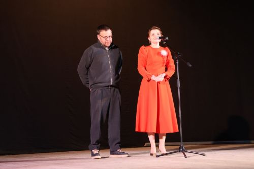 Актаныштагы Театр айлыгында җиңүчеләрне режиссер Александр Долматов тәбрик итте