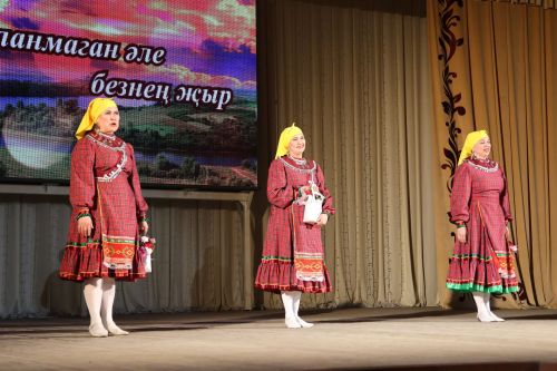 «Агыйдел» дәүләт җыр һәм бию ансамбленең «Җырланмаган әле безнең җыр» концертыннан репортаж