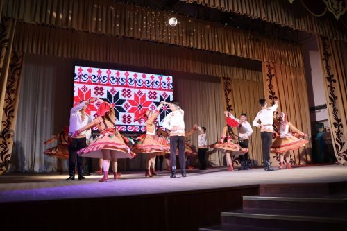 «Агыйдел» дәүләт җыр һәм бию ансамбленең «Җырланмаган әле безнең җыр» концертыннан репортаж