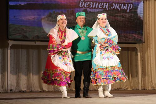 «Агыйдел» дәүләт җыр һәм бию ансамбленең «Җырланмаган әле безнең җыр» концертыннан репортаж