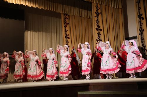 «Агыйдел» дәүләт җыр һәм бию ансамбленең «Җырланмаган әле безнең җыр» концертыннан репортаж