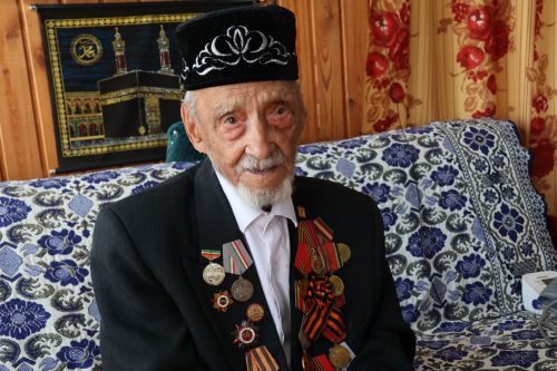 Бөек Ватан сугышы ветераны Тәфкил Вәлиев турында: Йөзьяшәр бабай «Табәрәк», «Ясин» сүрәләрен хәзер дә яттан укый