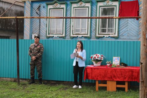 Яңа Богадыда МХО каһарманы Айназ Арсланов истәлегенә мемориаль такта ачылды