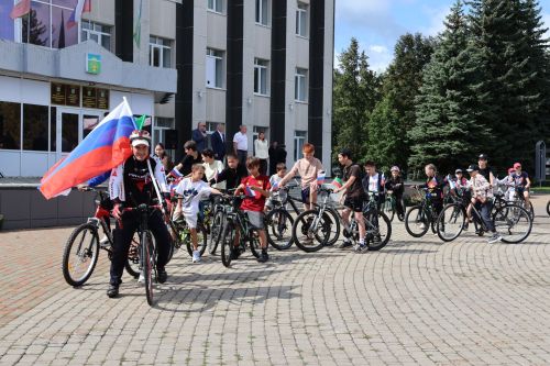 Россия флагы астында – бердәм без: Актанышта бәйрәм велойөреше