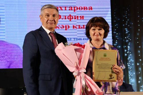 50дән артык мәгариф хезмәткәре лаеклы бүләкләрен алды