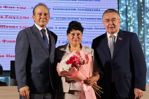 50дән артык мәгариф хезмәткәре лаеклы бүләкләрен алды