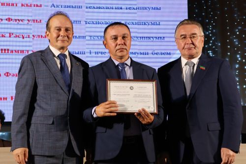 50дән артык мәгариф хезмәткәре лаеклы бүләкләрен алды