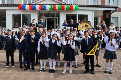 115 еллык тарихы булган Актанышның 1 нче санлы мәктәбендә беренче кыңгырау чыңлады