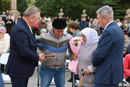 Батырлыкка — зур хөрмәт