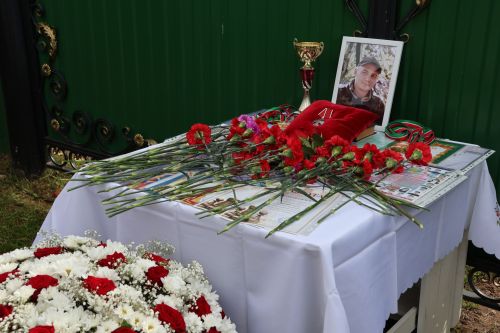 Актанышта махсус хәрби операция батыры Нияз Фәррахов истәлегенә Хәтер тактасы куелды