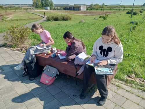 Актаныш сәнгать мәктәбе укучылары Минзәләдә пленэрда булды